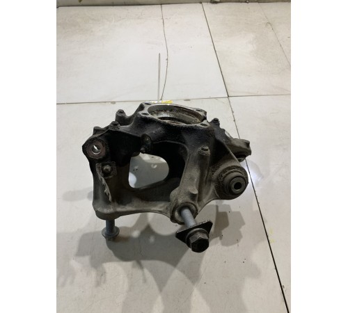 Кулак поворотный(задний правый)