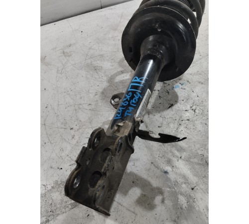 Амортизатор подвески передний правый в сборе