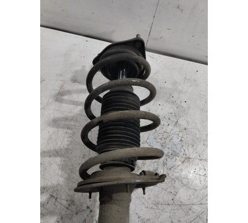 Амортизатор подвески передний правый в сборе