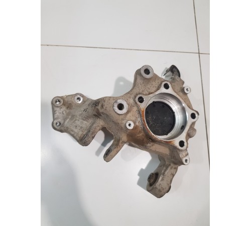 Кулак поворотный задний левый