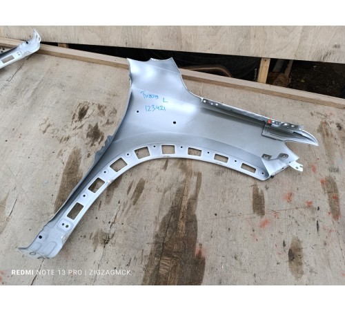 Крыло переднее левое