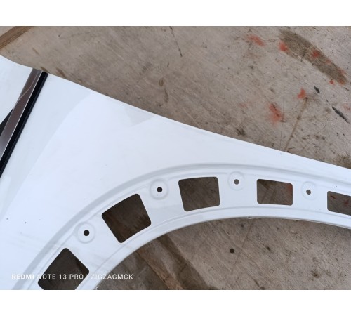 Крыло переднее левое