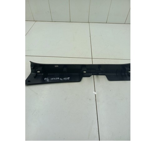 Накладка порога передняя левая