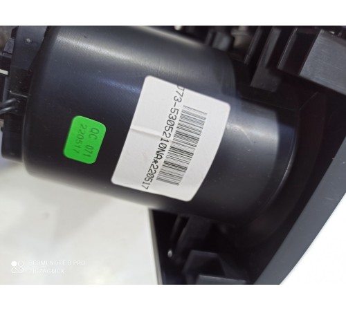 Подстаканник (вещевой ящик)