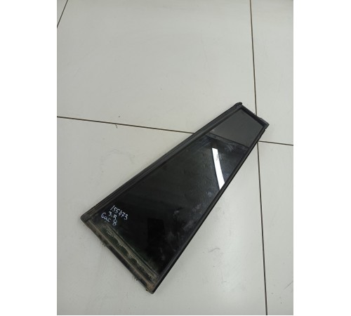 Форточка двери глухая задняя правая