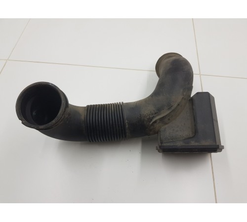 Резонатор воздушного фильтра патрубок впускной