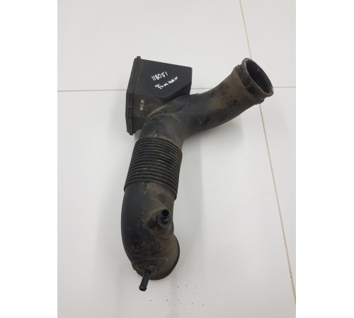 Резонатор воздушного фильтра патрубок впускной