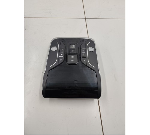 Плафон освещения салона