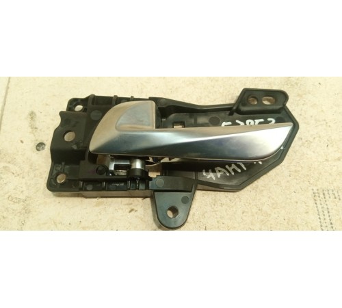 Ручка двери внутренняя задняя левая