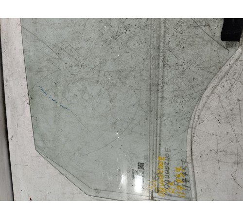 Стекло двери заднее правое