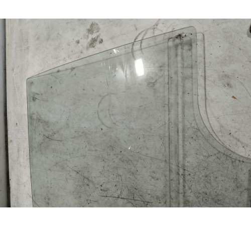 Стекло двери заднее правое