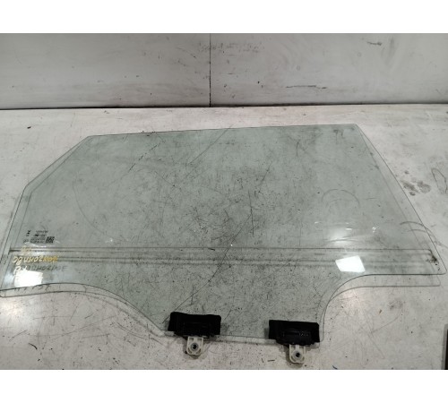 Стекло двери заднее правое