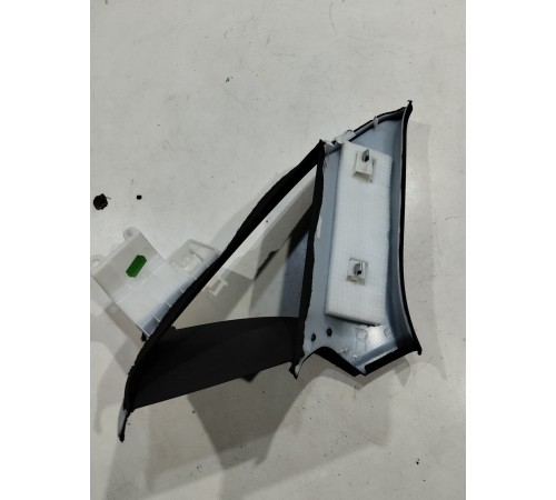 Накладка стойки (задняя правая)