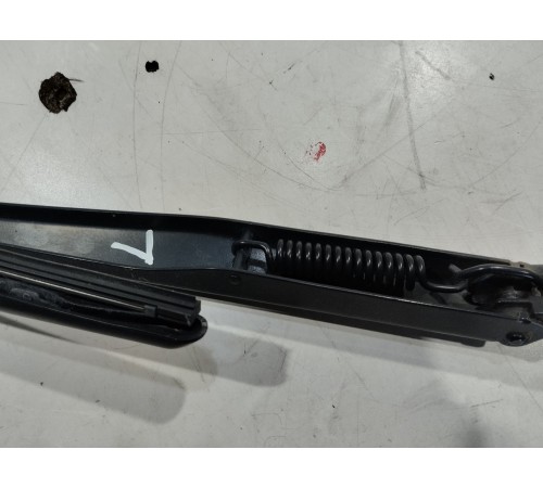 Поводок стеклоочистителя(левый)