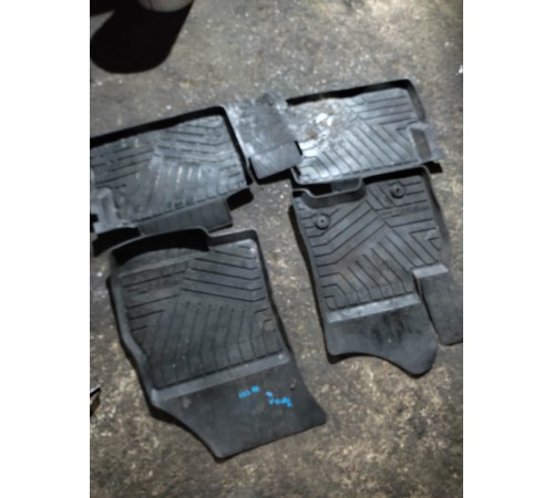 Комплект ковриков салона