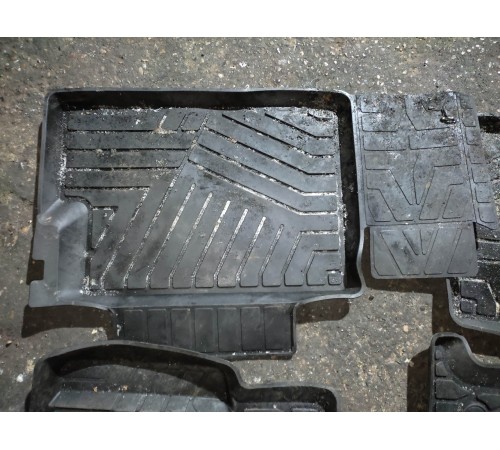 Комплект ковриков салона