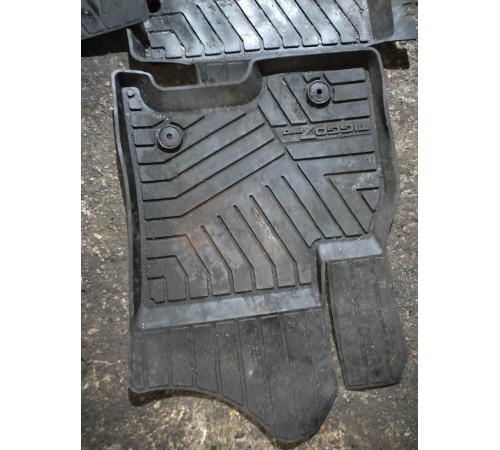 Комплект ковриков салона