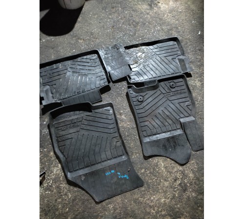 Комплект ковриков салона