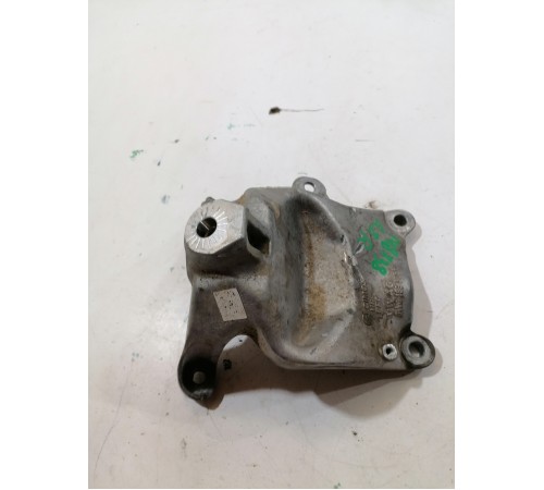 Кронштейн опоры двигателя правый