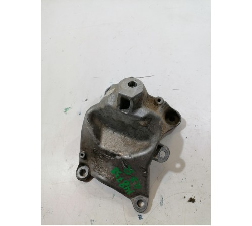 Кронштейн опоры двигателя правый