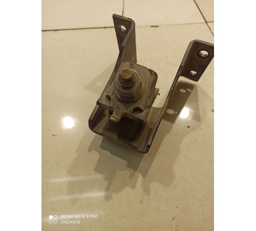 Подушка двигателя