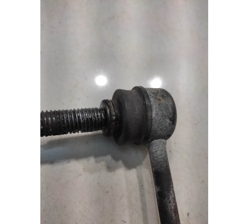 Стойка стабилизатора (задняя, левая)