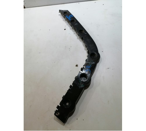 Кронштейн заднего бампера  правый