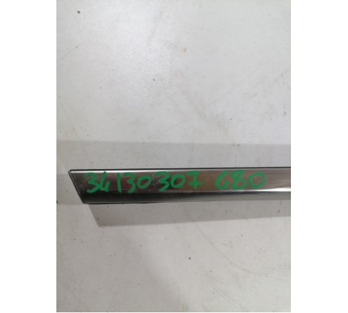 Молдинг стекла задний левый