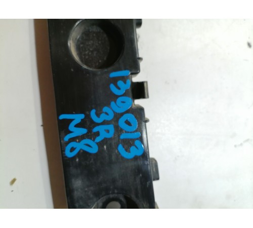 Кронштейн заднего бампера  правый