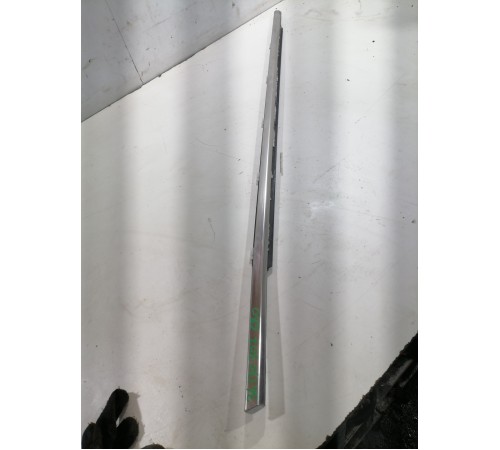 Молдинг стекла задний левый