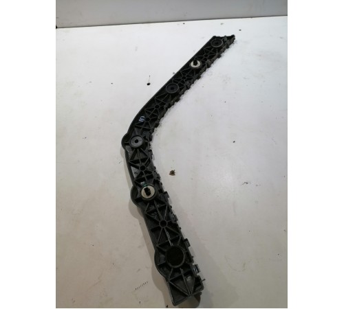 Кронштейн заднего бампера  правый