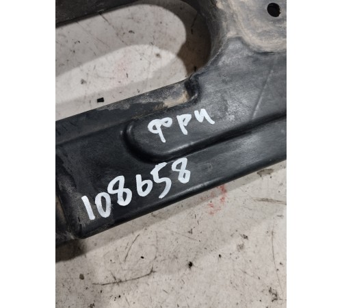 Кронштейн (пластик) кузова