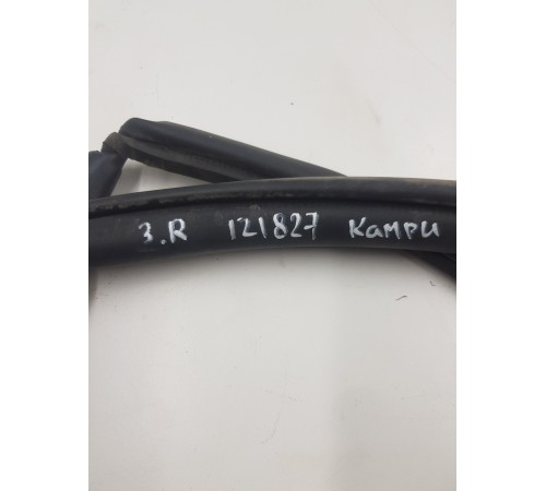 Уплотнитель двери задний правый