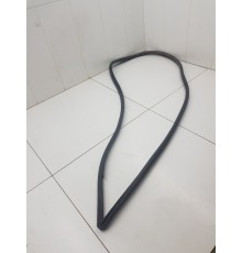 Уплотнитель двери задний правый