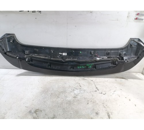 Спойлер крышки двери багажника