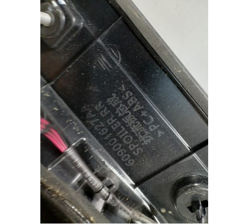 Спойлер крышки двери багажника