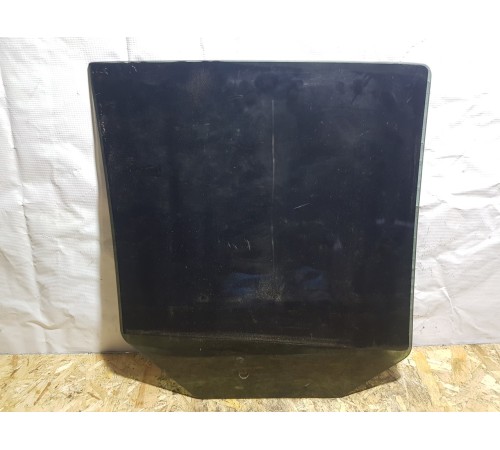 Стекло двери заднее левое