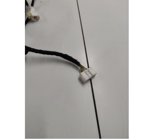 Электропроводка двери багажника