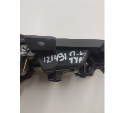 Ручка двери передняя левая внутренняя