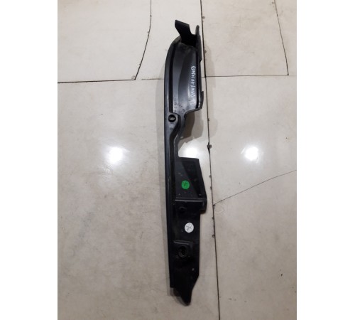 Уплотнитель крыла передний левый