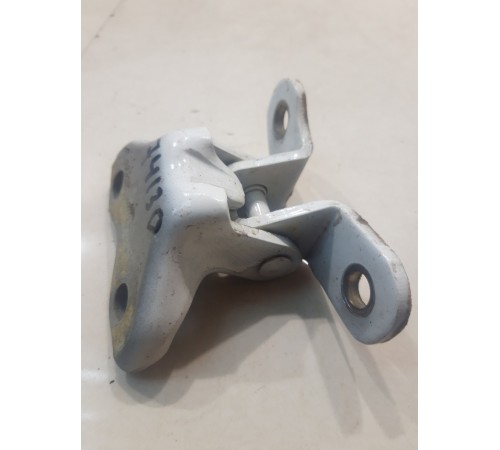 Петля двери (передняя, правая, нижняя)