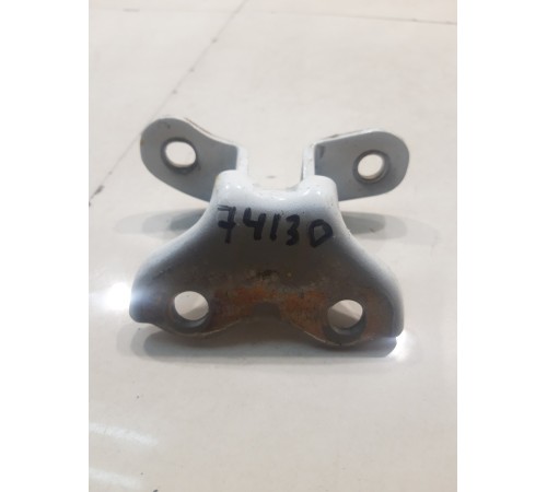 Петля двери (передняя, правая, нижняя)