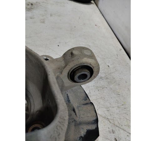 Кулак поворотный задний правый