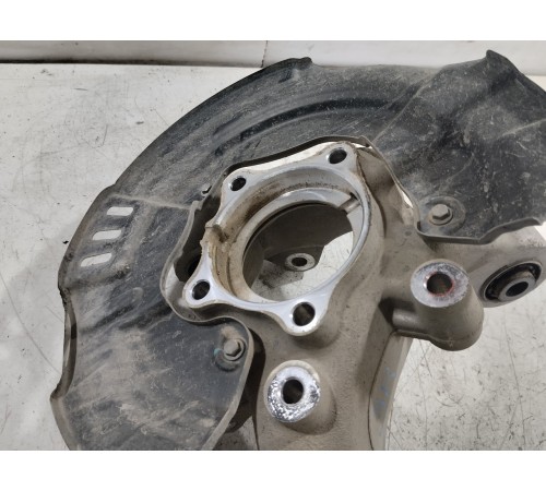 Кулак поворотный задний правый