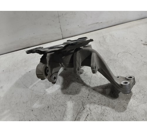 Кулак поворотный задний правый