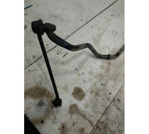 Стабилизатор передний