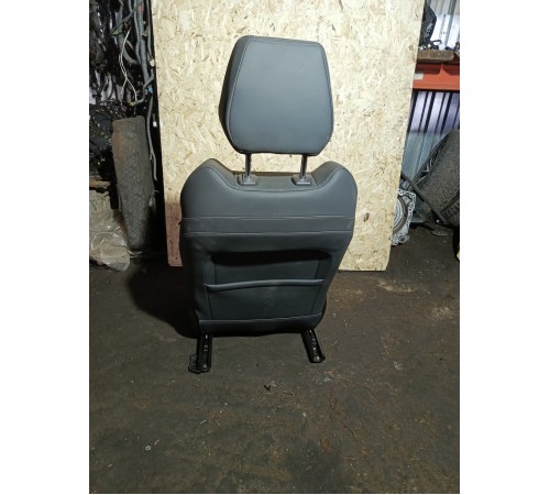 Сиденье переднее левое