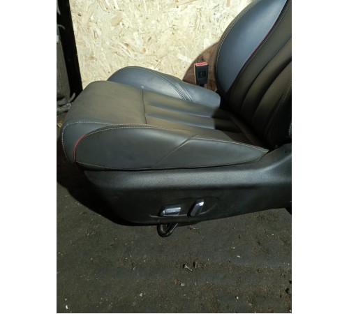 Сиденье переднее левое