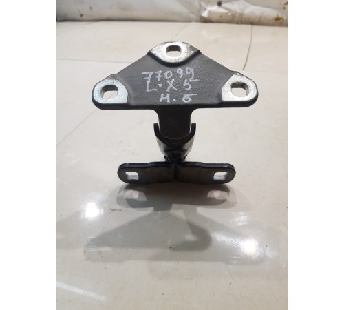 Петля двери багажника (нижняя левая)