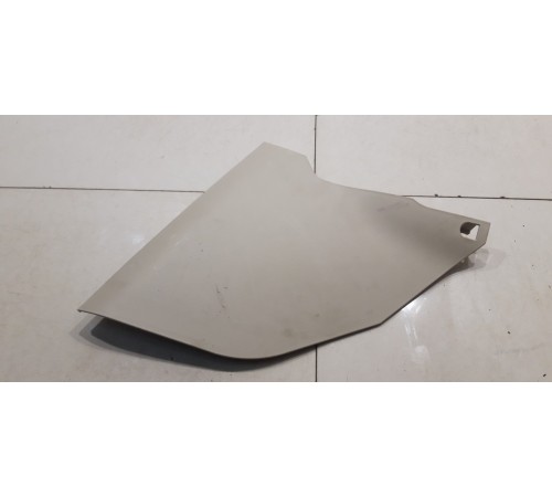 панель салона (передняя правая)